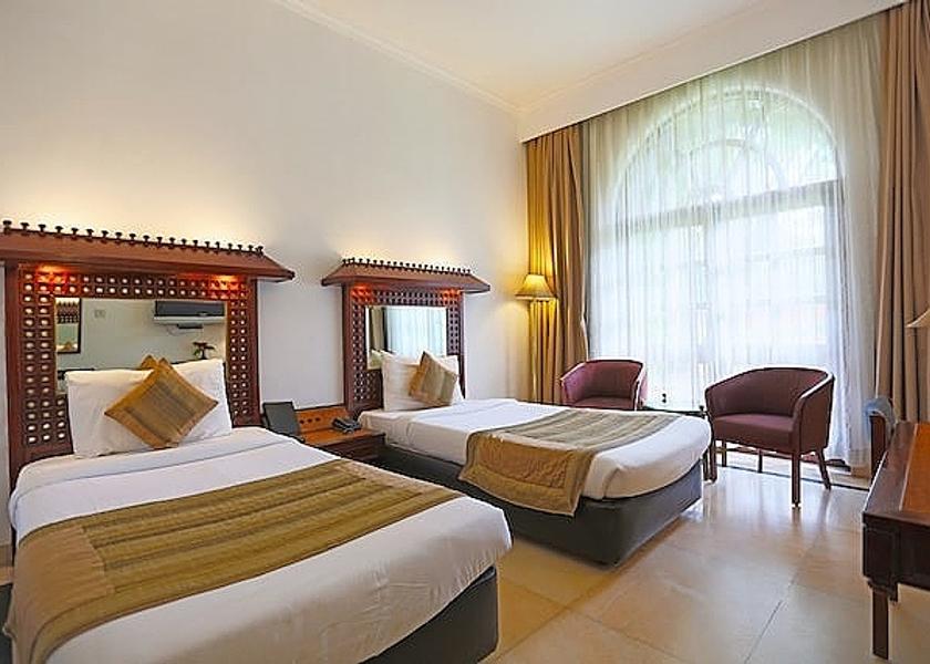 Delhi Delhi Club AC Twin Room With Bathtub