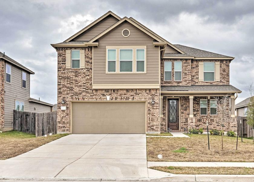 Texas Manor Interior Entrance