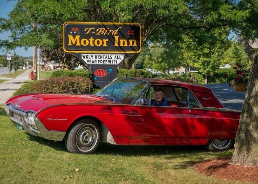 Vermont Shelburne Entrance