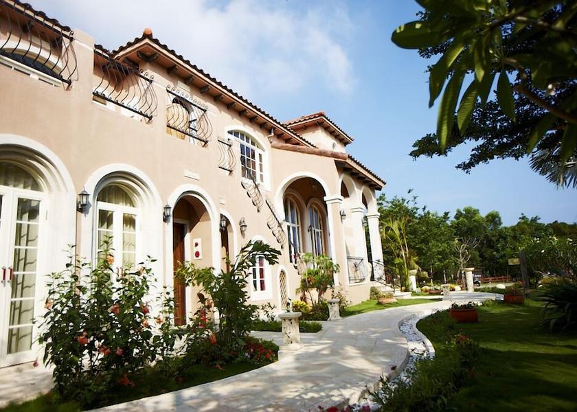 Pingtung County Hengchun Facade