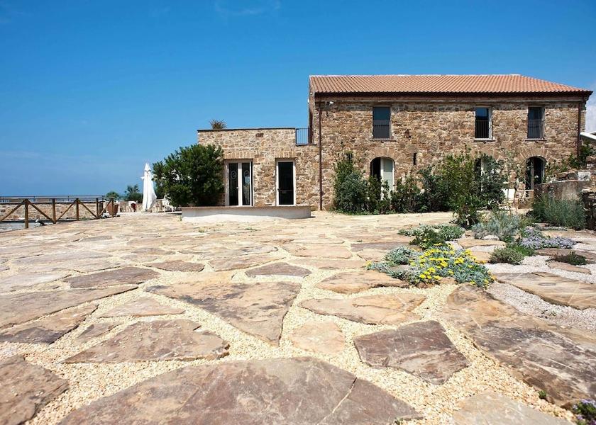 Campania Castellabate Exterior Detail