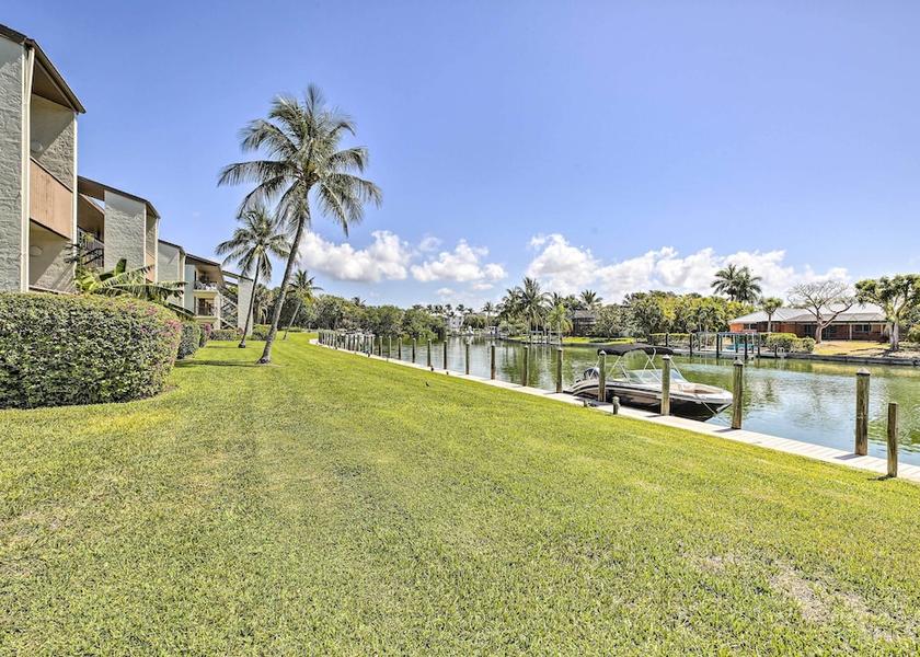 Florida Sanibel Interior Entrance