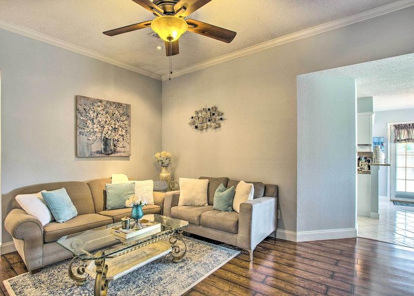 Texas Rowlett Interior Entrance