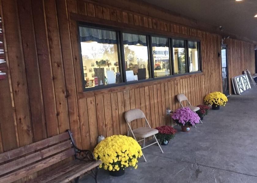 Kentucky Walton Property Grounds