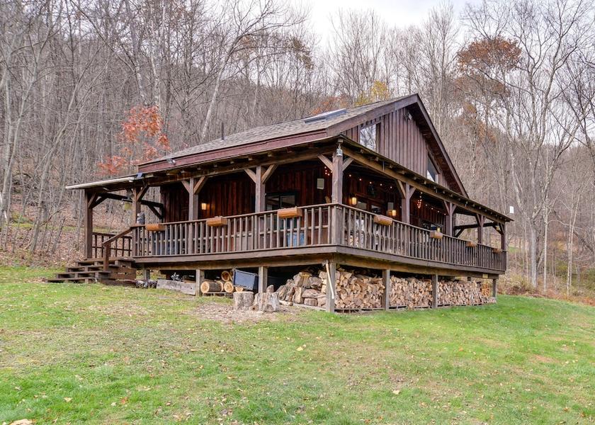 Kentucky Walton Interior Entrance