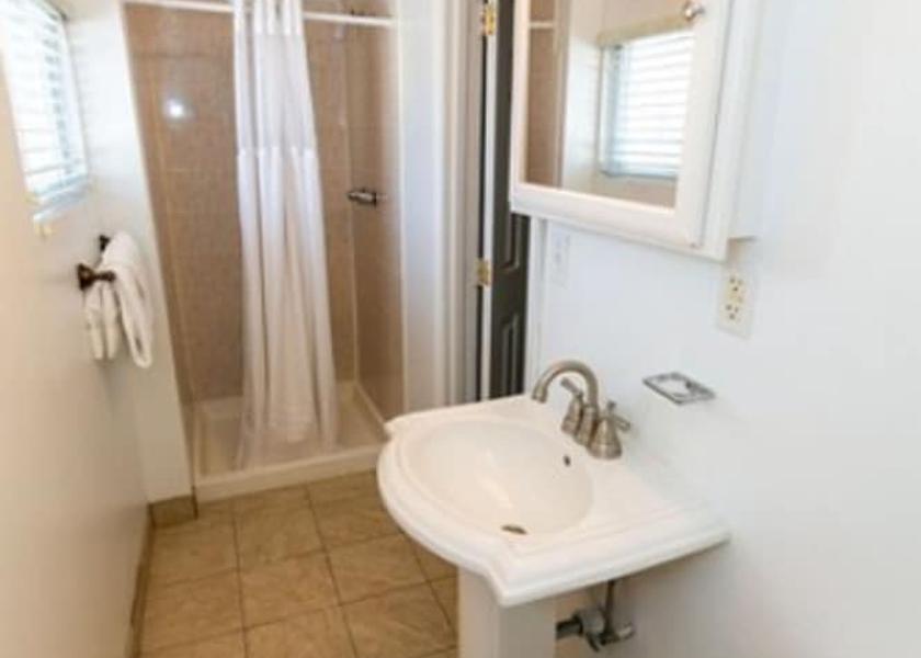 New Jersey Wildwood Crest Bathroom
