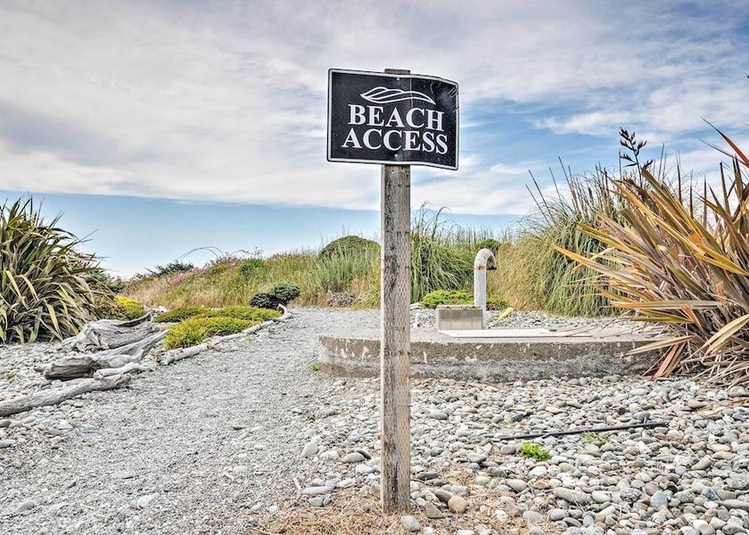 Oregon Gold Beach Interior Entrance