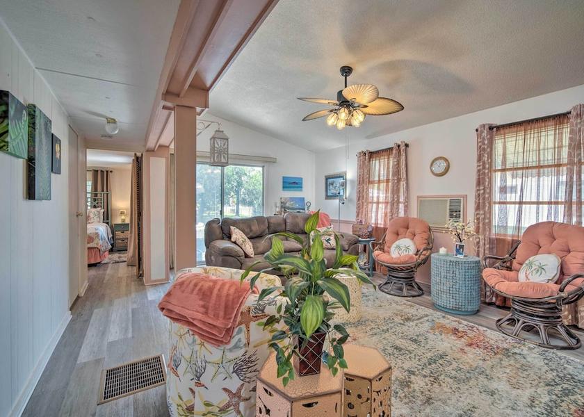 Florida Homosassa Interior Entrance