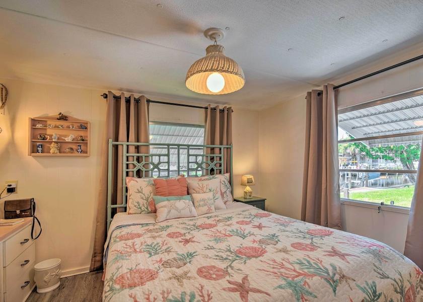 Florida Homosassa Interior Entrance