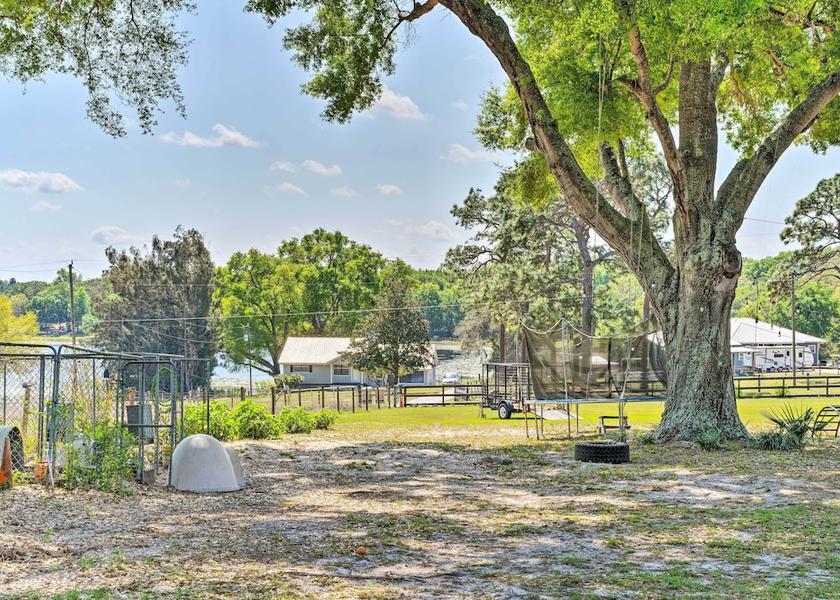 Florida Lady Lake Interior Entrance