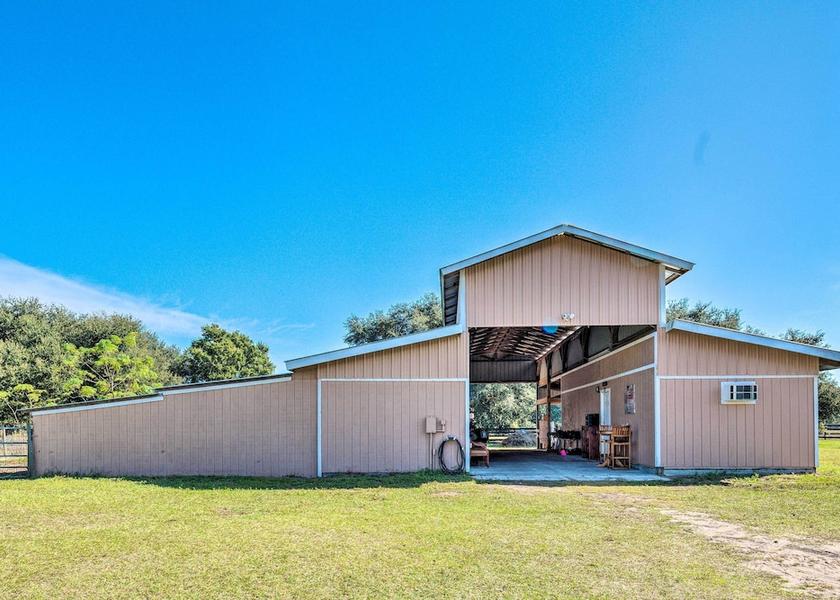 Florida Lady Lake Interior Entrance