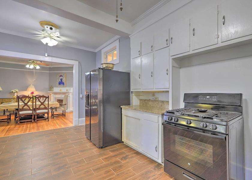 Alabama Lanett Interior Entrance