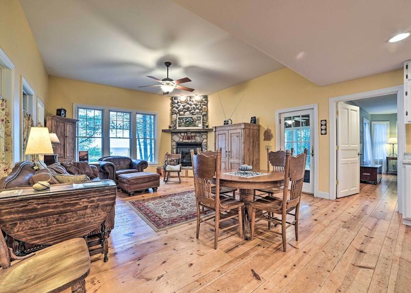 Michigan Cheboygan Interior Entrance