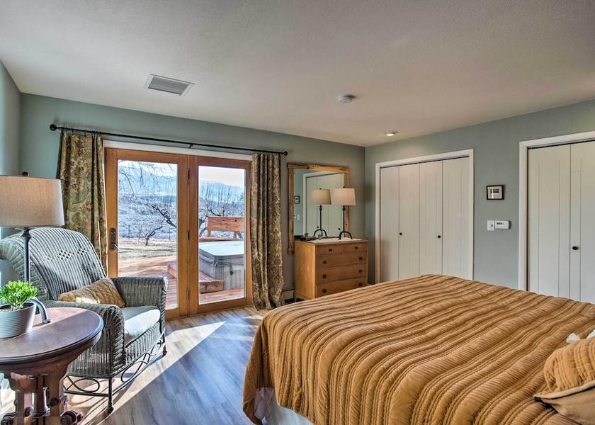 Colorado Palisade Interior Entrance