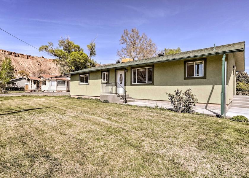 Colorado Palisade Interior Entrance