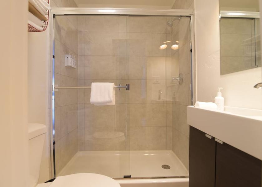 Colorado Palisade Bathroom