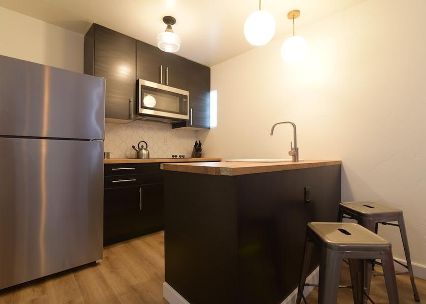 Colorado Palisade In-Room Dining