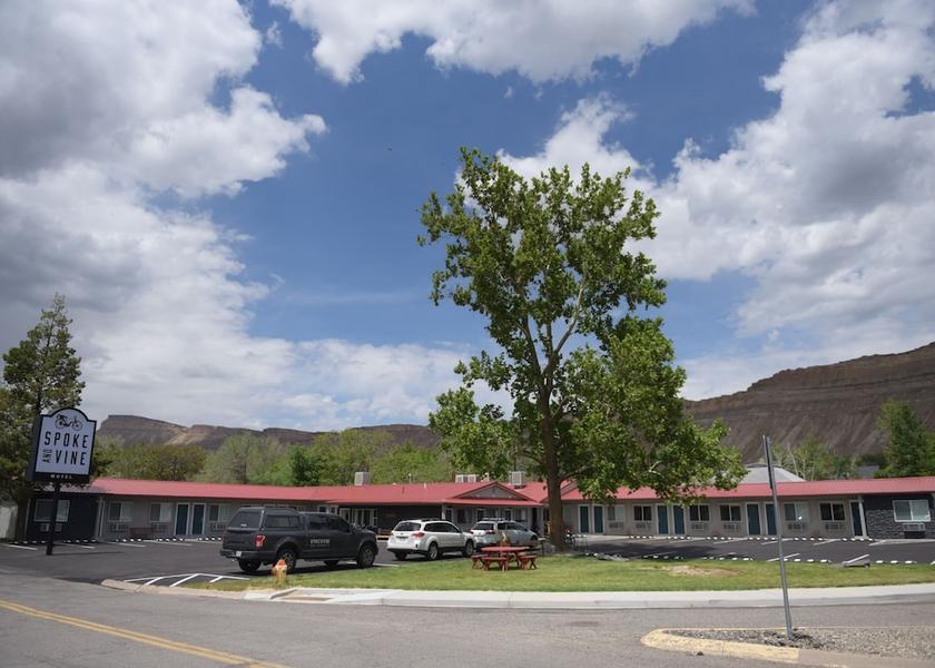 Colorado Palisade Courtyard
