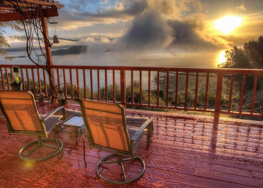 California Kelseyville Interior Entrance