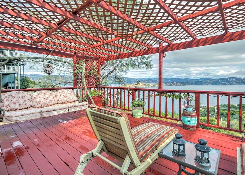 California Kelseyville Interior Entrance