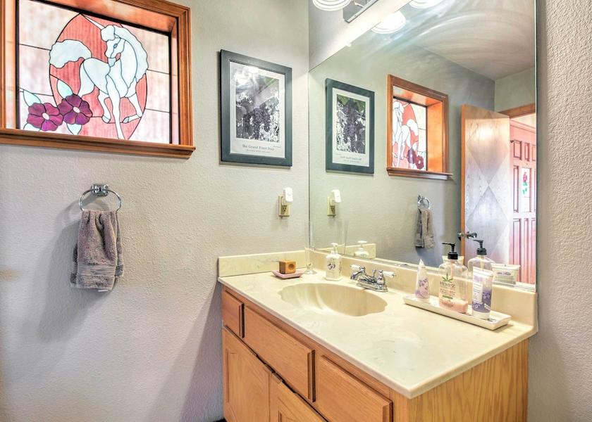 California Kelseyville Interior Entrance