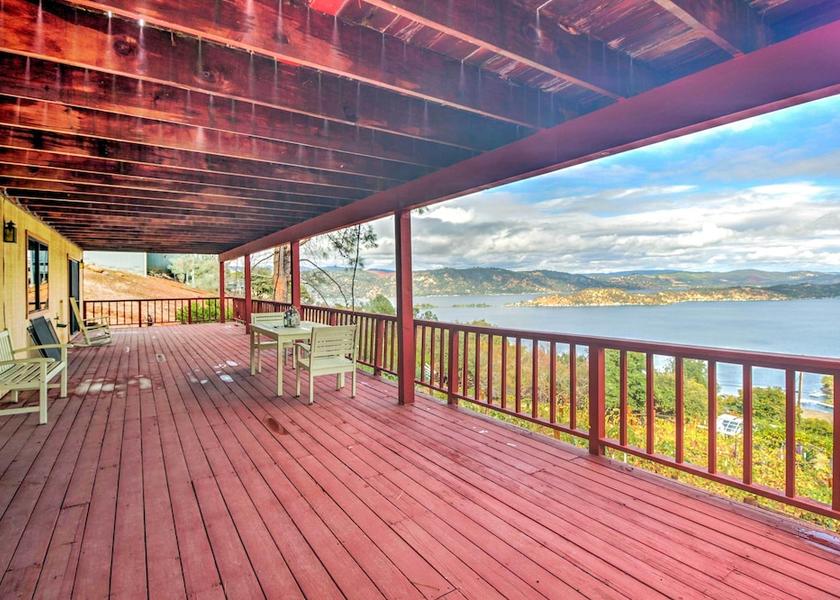 California Kelseyville Interior Entrance