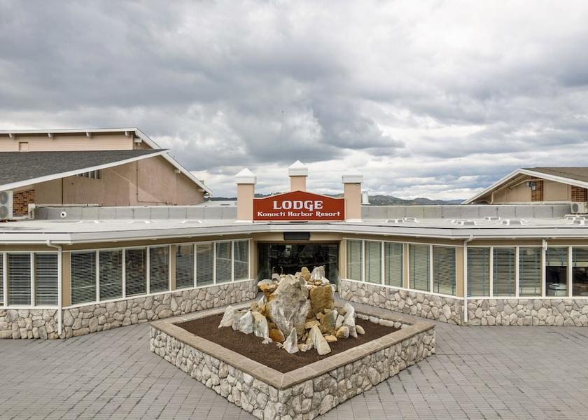 California Kelseyville Exterior Detail