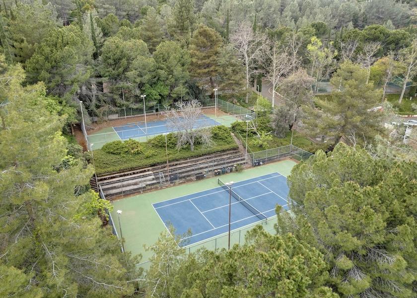 California Kelseyville Tennis Court