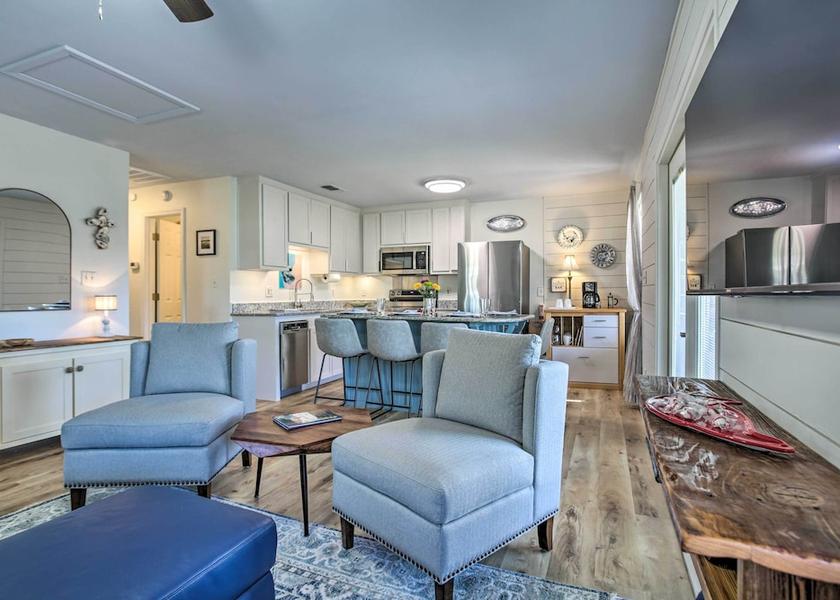 Mississippi Bay St Louis Interior Entrance