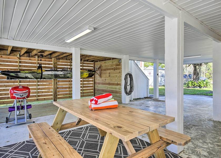 Mississippi Bay St Louis Interior Entrance