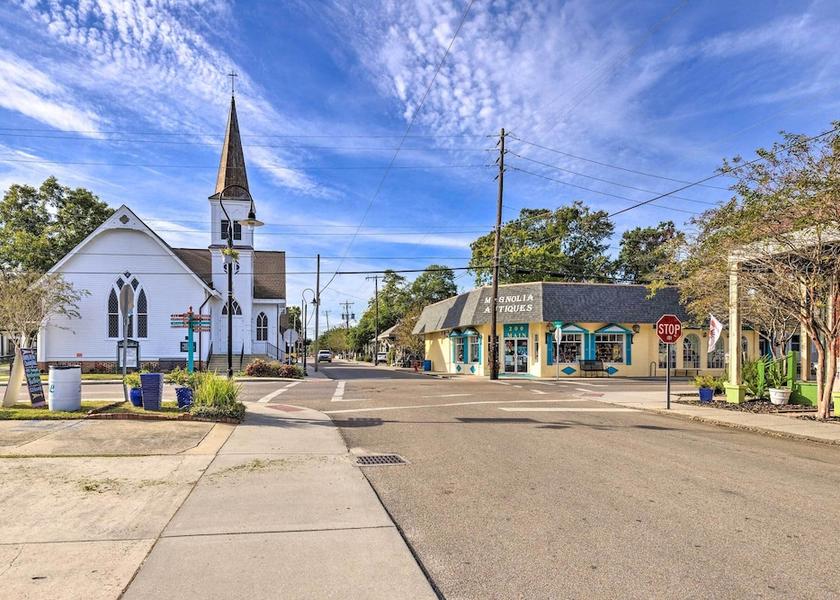 Mississippi Bay St Louis Interior Entrance