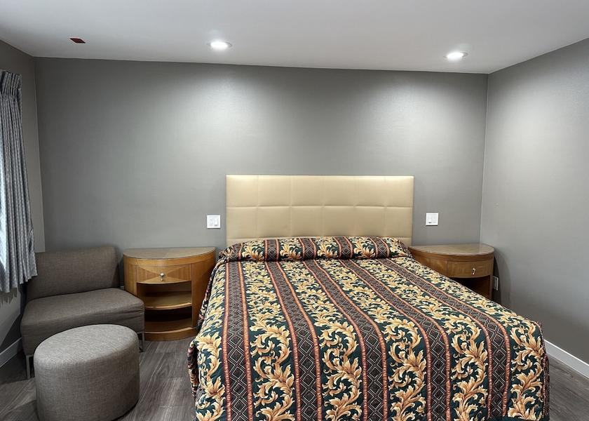 California Harbor City Room