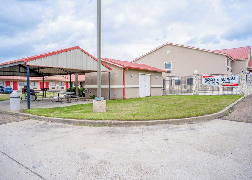 Texas Beeville Exterior