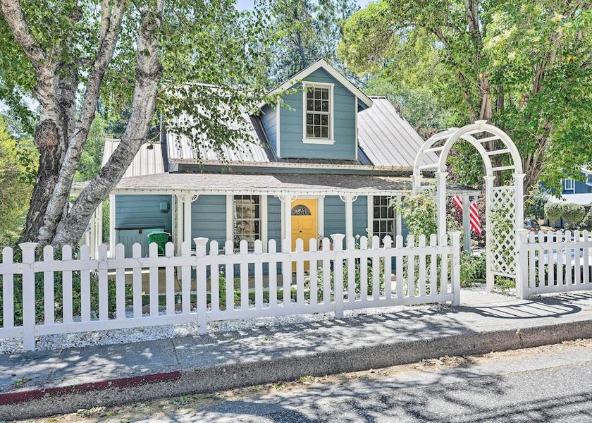 California Nevada City Interior Entrance