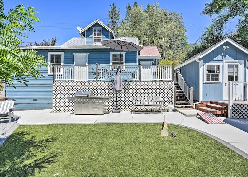 California Nevada City Interior Entrance