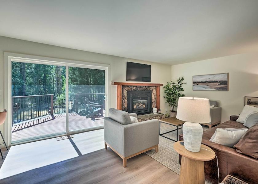 California Nevada City Interior Entrance