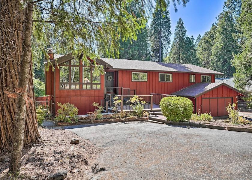 California Nevada City Interior Entrance