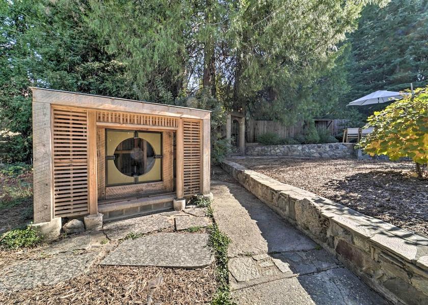 California Nevada City Interior Entrance