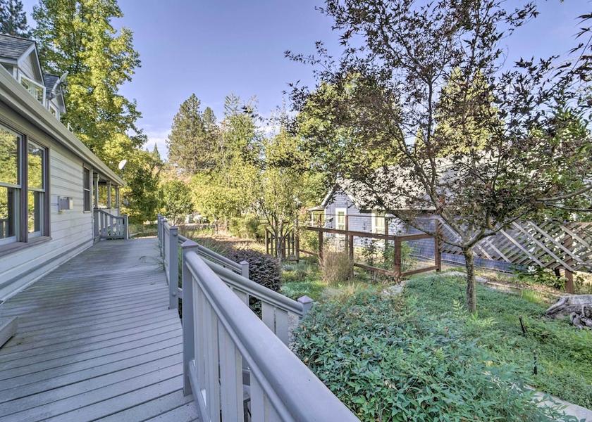 California Nevada City Interior Entrance