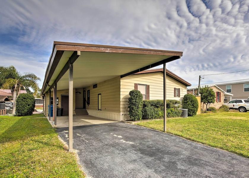 Florida Homosassa Interior Entrance
