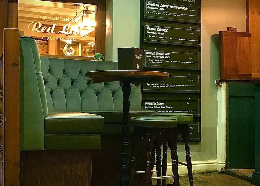 England Gainsborough Bar