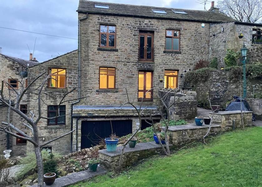 England Keighley Exterior Detail