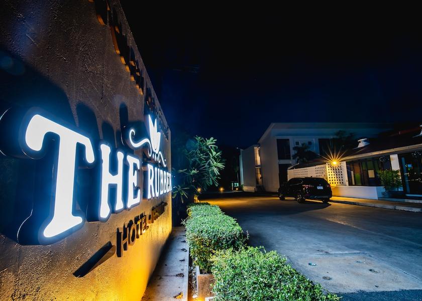 Phuket Thep Kasattri Facade