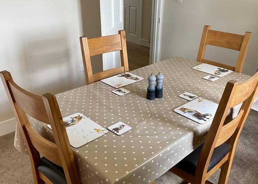 England Wooler In-Room Dining