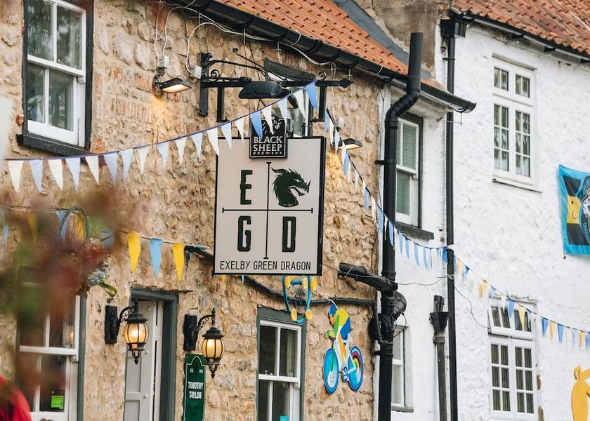 England Bedale Exterior Detail