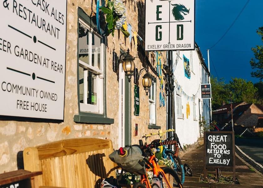 England Bedale Exterior Detail