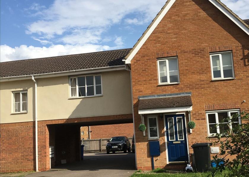 England Kettering Exterior Detail