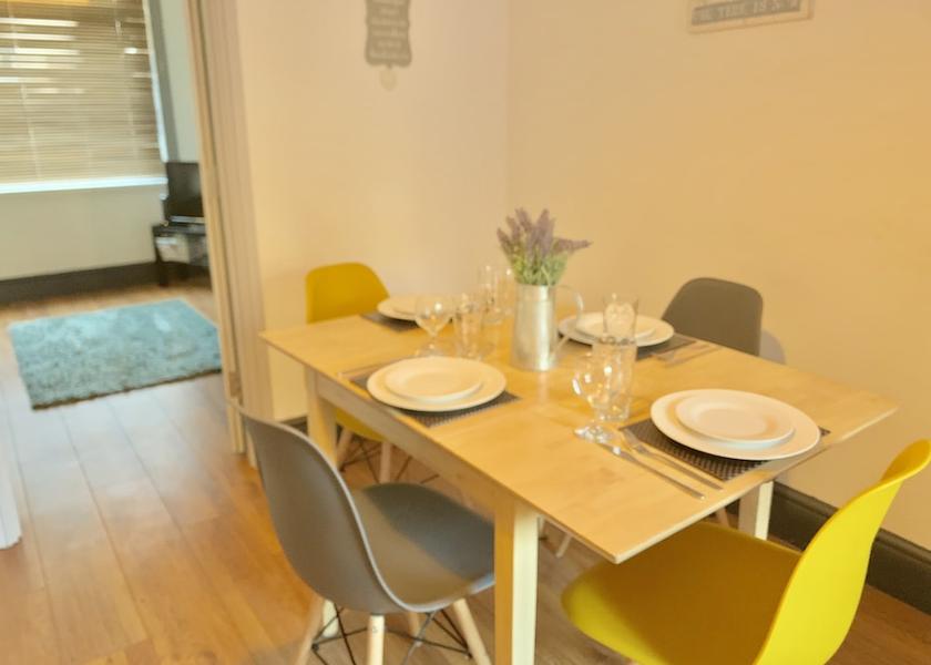 England Kettering Dining Area