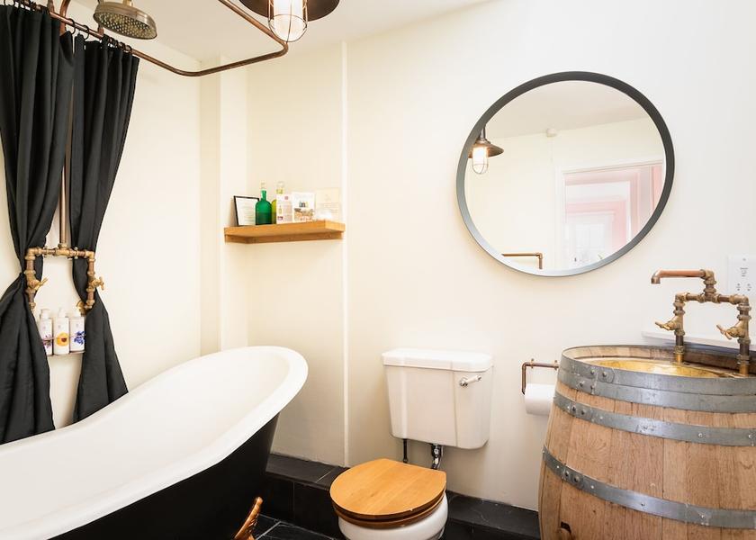 England Lyme Regis Bathroom