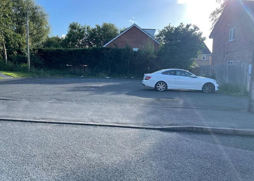 England Oldbury Exterior Detail